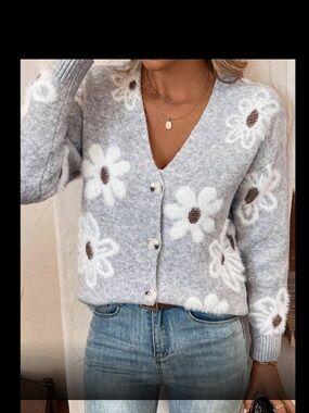 SHEIN Light Grey Daisy V-Neck Button Cardigan
